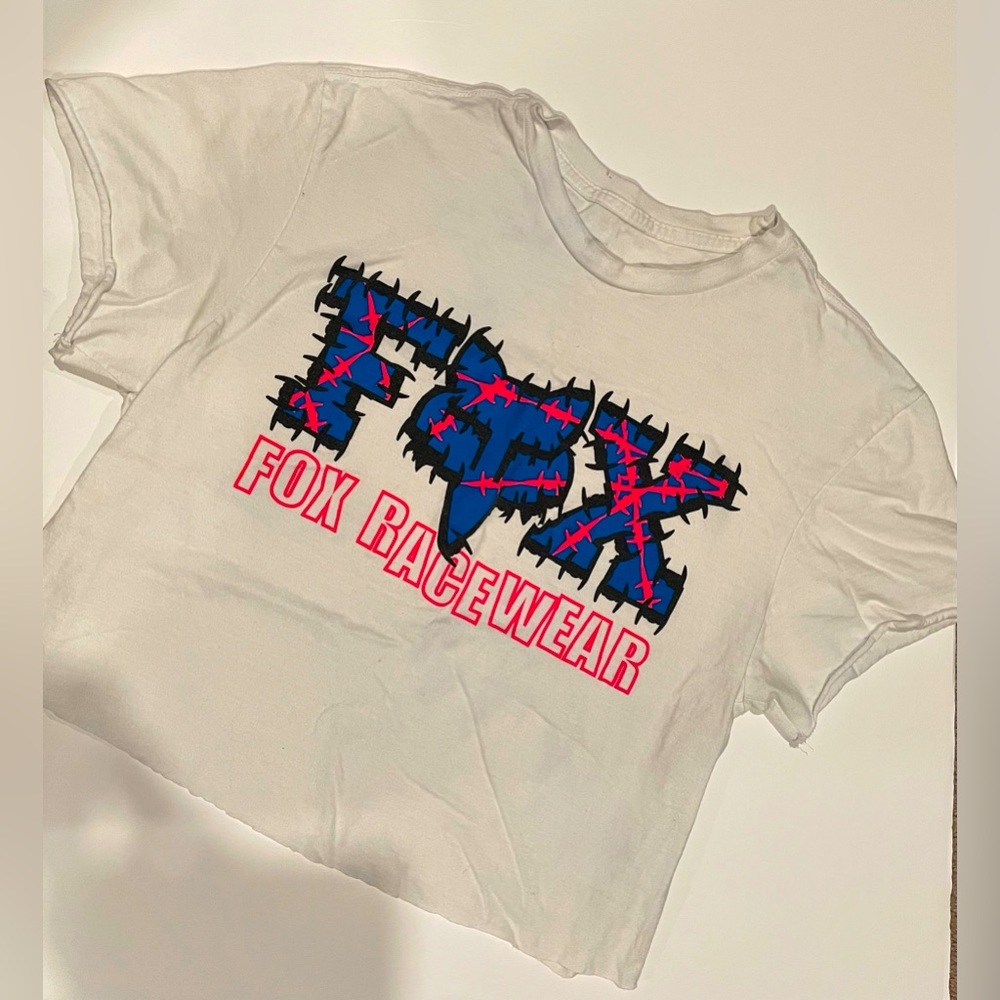 Cropped fox racing tee